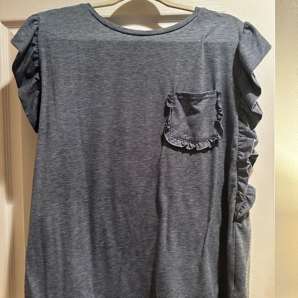 Women's Heather Gray Ruffle Sleeve Pocket Blouse